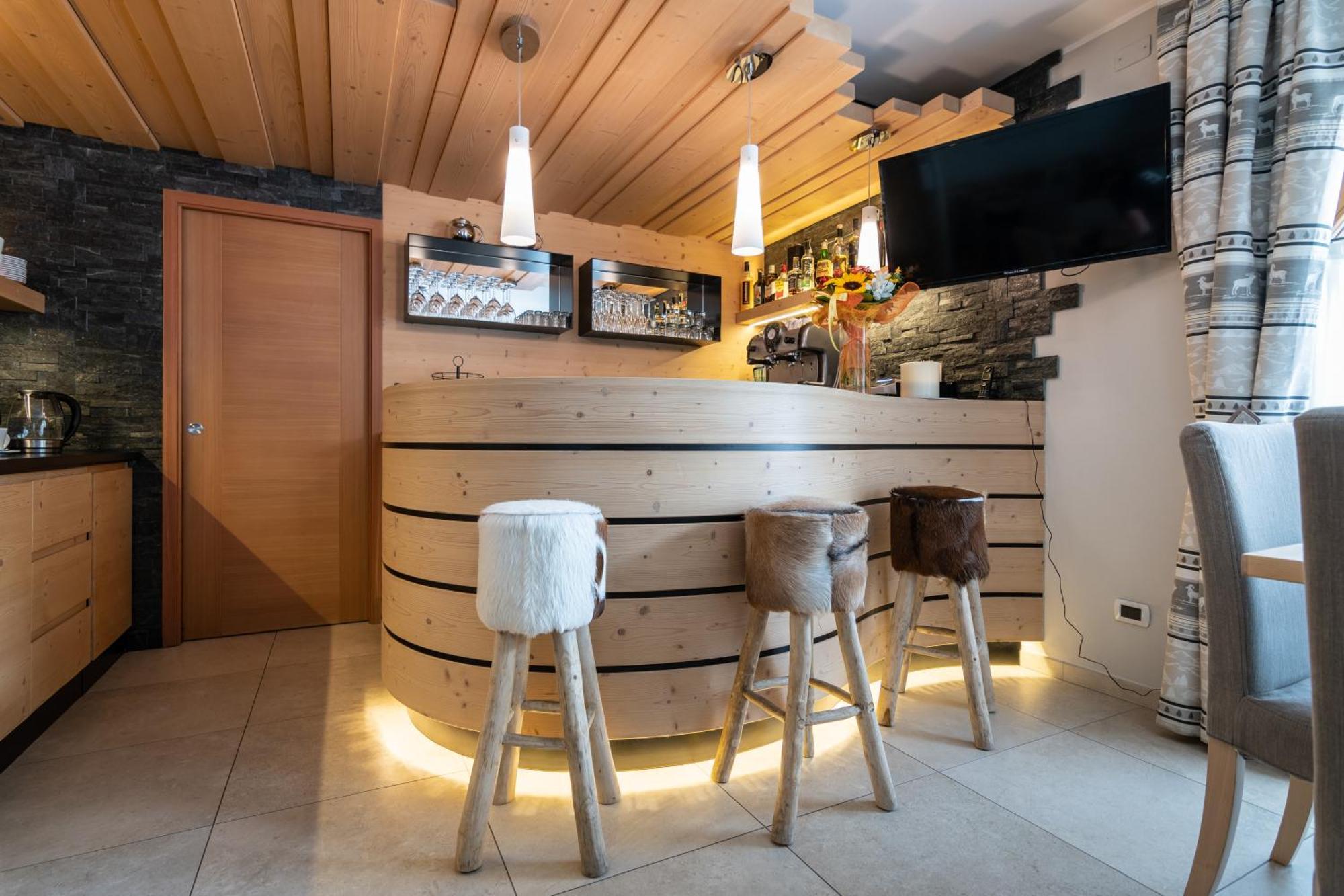 Aparthotel Dolomites Living&Relax コンメッツァドゥーラ エクステリア 写真