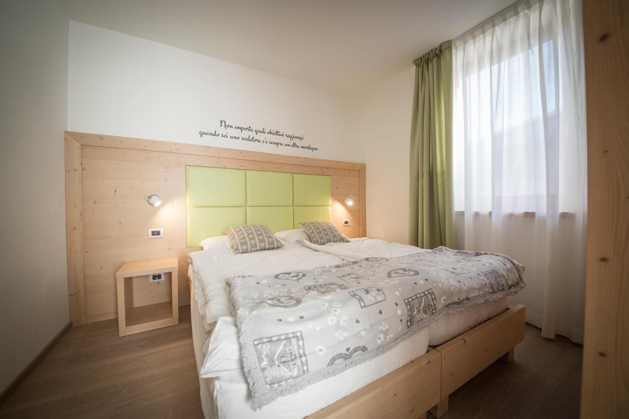 Aparthotel Dolomites Living&Relax コンメッツァドゥーラ 部屋 写真
