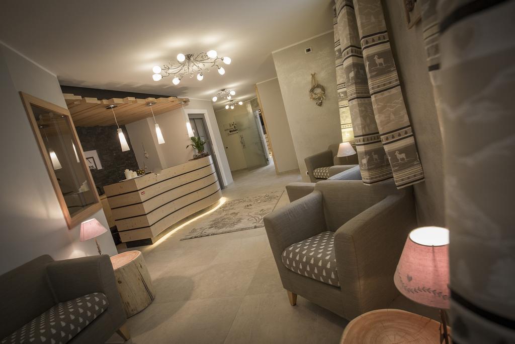 Aparthotel Dolomites Living&Relax コンメッツァドゥーラ エクステリア 写真