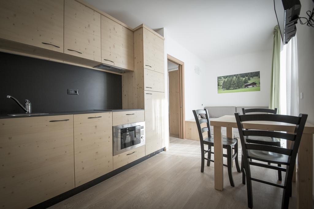 Aparthotel Dolomites Living&Relax コンメッツァドゥーラ 部屋 写真
