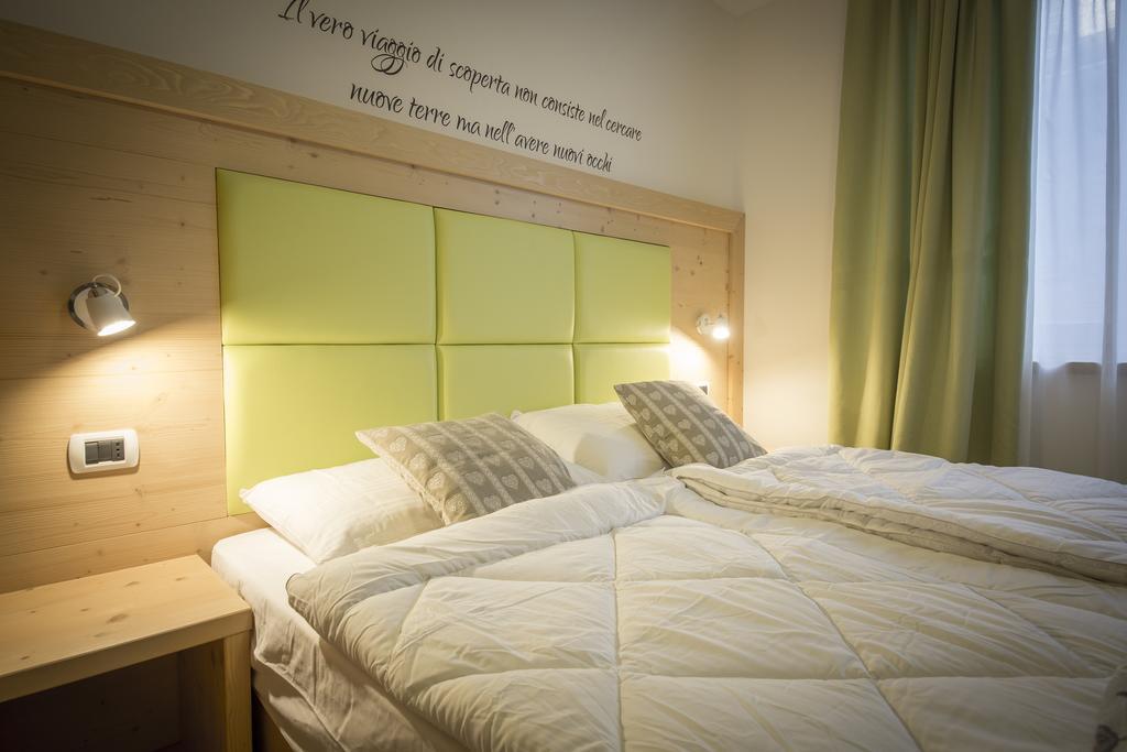 Aparthotel Dolomites Living&Relax コンメッツァドゥーラ 部屋 写真