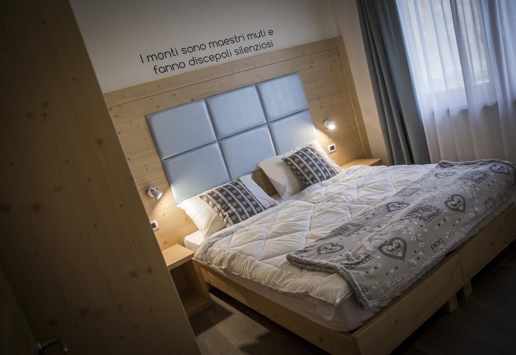 Aparthotel Dolomites Living&Relax コンメッツァドゥーラ エクステリア 写真