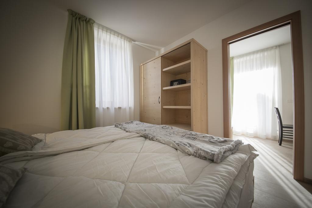 Aparthotel Dolomites Living&Relax コンメッツァドゥーラ エクステリア 写真