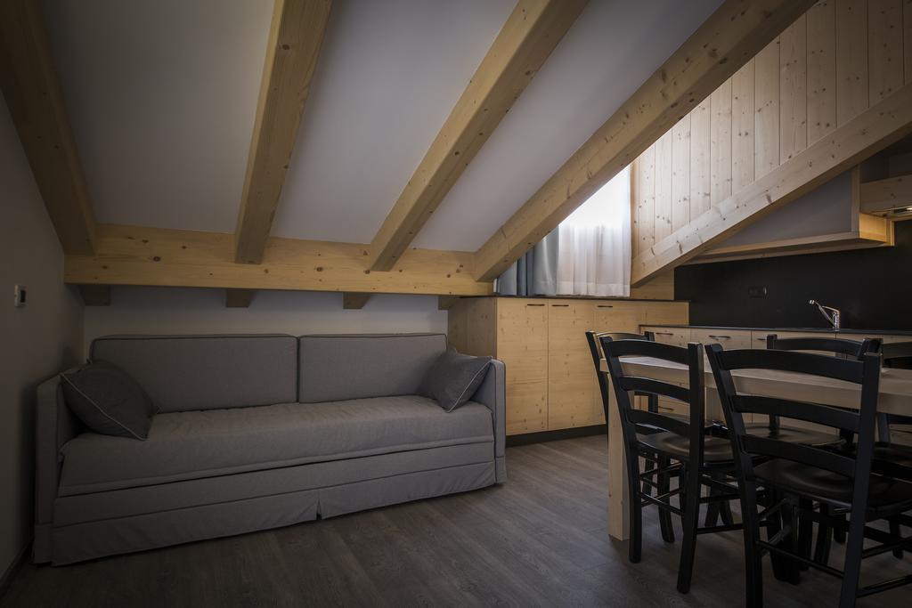 Aparthotel Dolomites Living&Relax コンメッツァドゥーラ 部屋 写真