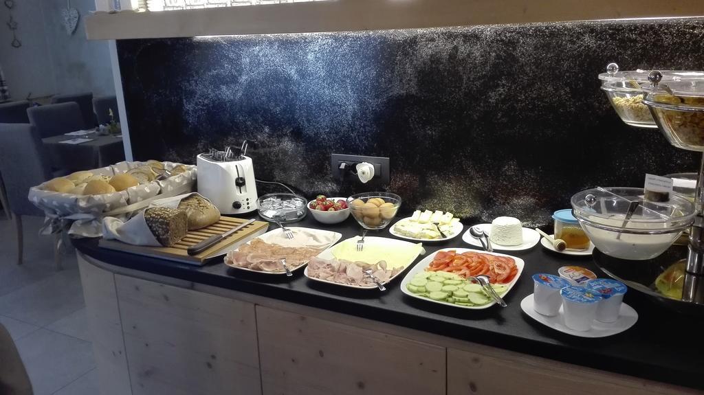 Aparthotel Dolomites Living&Relax コンメッツァドゥーラ エクステリア 写真